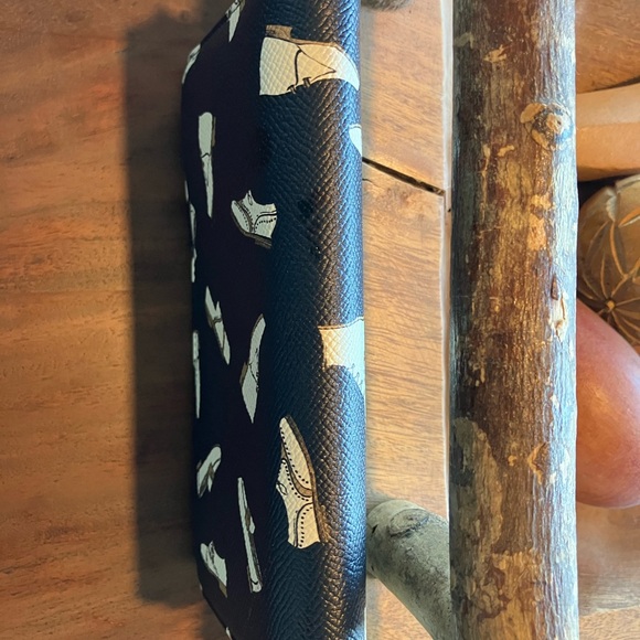 Dolce & Gabbana Limited Edition Yellow and Dark blue Wallet - Picture 7 of 14